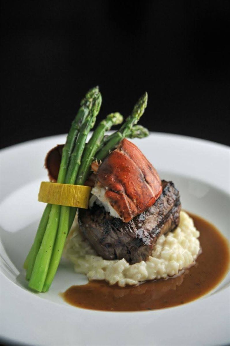 Filet with asparagus and potato